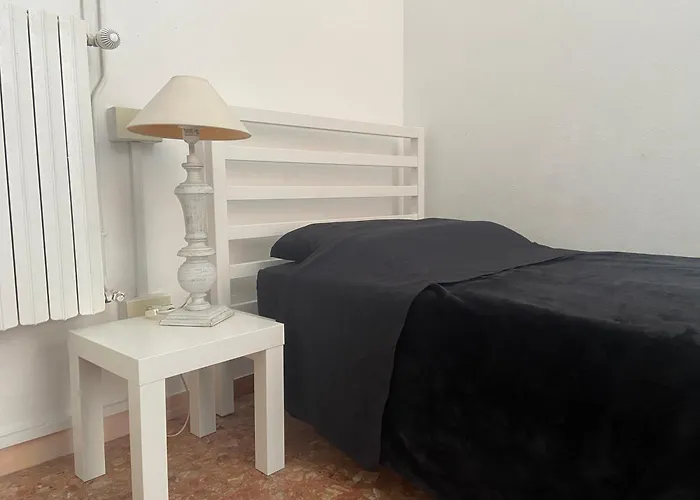 Affittacamere Casa Rella - Rose Bologna